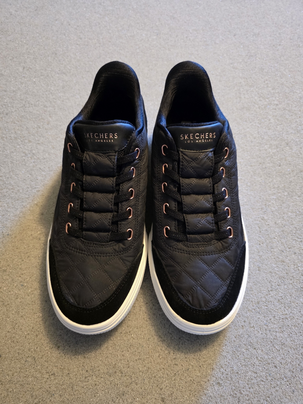 Skechers Quilted Black Women's Low-Top Sneakers
